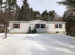 142 Oakland Valley Rd, Cuddebackville, NY 12729