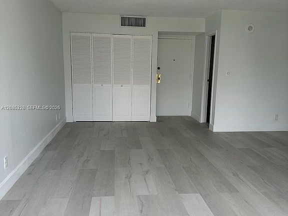 4th image of 17021 N Bay Rd APT 726