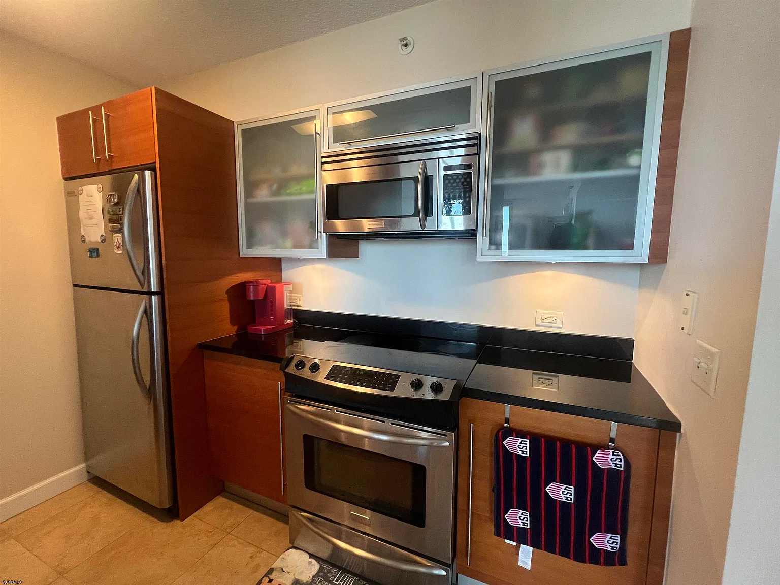2 bed, 2.0 bath, $2,500 — Photo 3