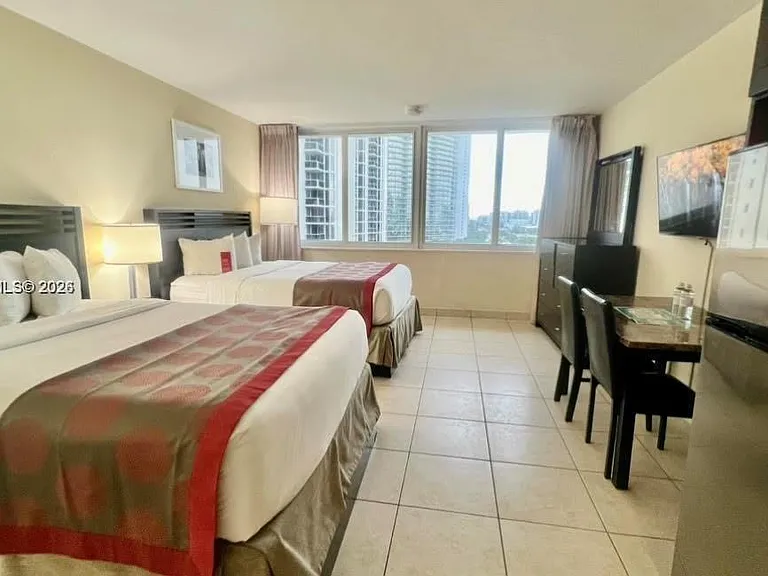 19201 Collins Ave #942 — Photo 33