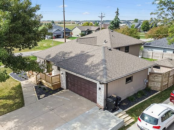 3rd image of 124 Lynwood Dr