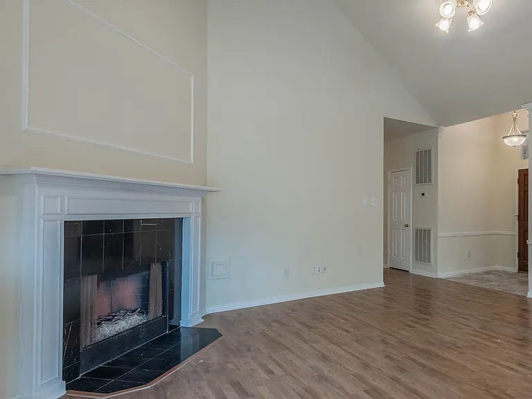 17030 Macleish Dr — Photo 7