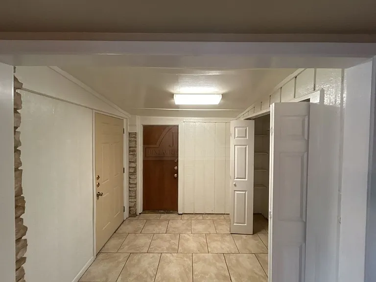 1814 Crestridge Dr — Photo 10