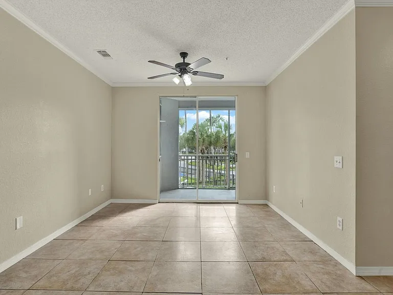 18001 Richmond Place Dr #224 — Photo 12