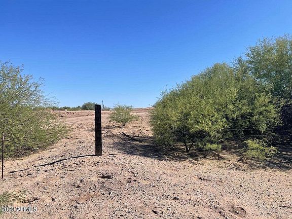 3rd image of 917 S PINAL PARKWAY Avenue #-
