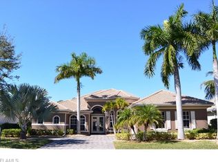 16071 Parque Ln, Naples, FL 34110