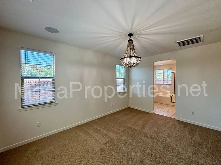 998 Rodeo Rd — Photo 10