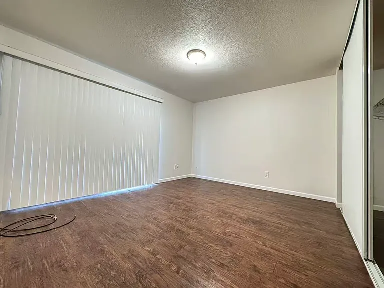 9559 Meadowgreen Cir — Photo 12
