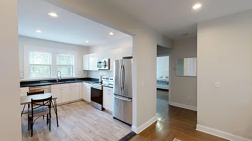 90 Bristol St Photo 1