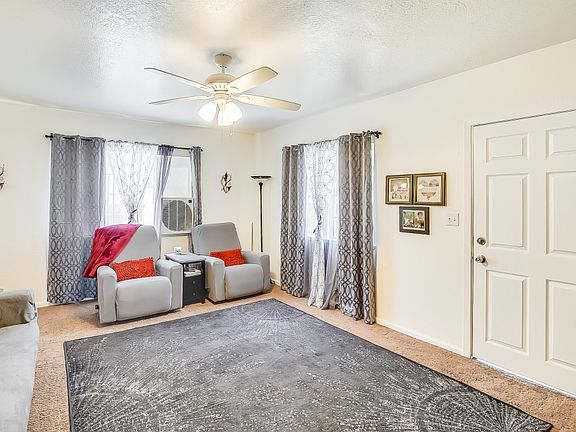 3rd image of 3736 Willow St