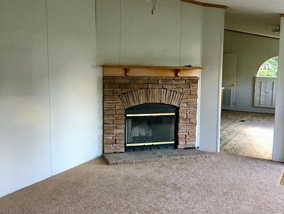 3rd image of 315 Railroad Ave NE