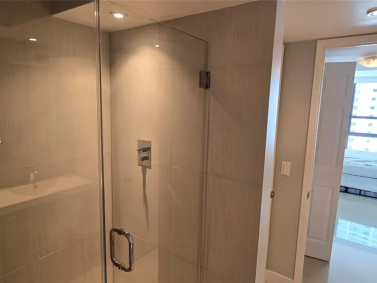 600 NE 36th St #1509 — Photo 9