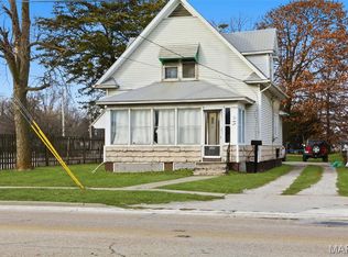 712 W Main St, Carlinville, IL 62626