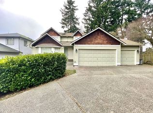 9016 NE 136th St, Kirkland, WA 98034