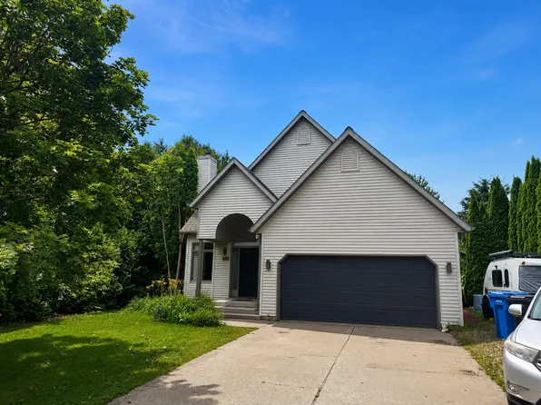 1930 Blue Mounds St, Black Earth, WI 53515
