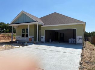 308 Winston Dr, Fredericksburg, TX 78624