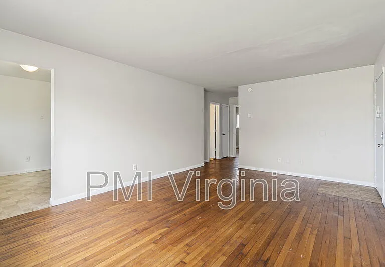 2421 Courtney Ave #3 — Photo 5