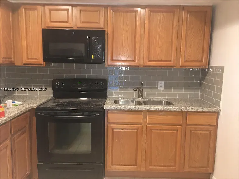 13335 Arch Creek Rd #4 — Photo 2