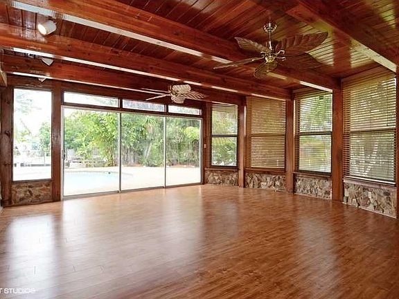 5th image of 4441 SW 34th Dr