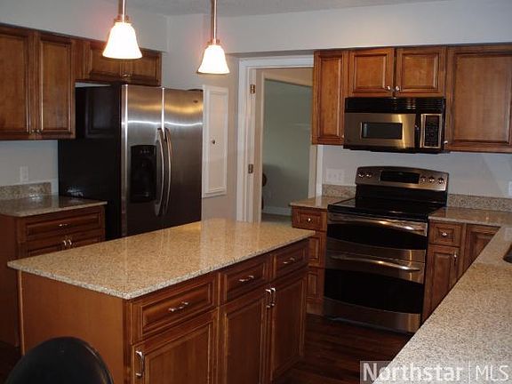4th image of 3030 Jewel Ln N