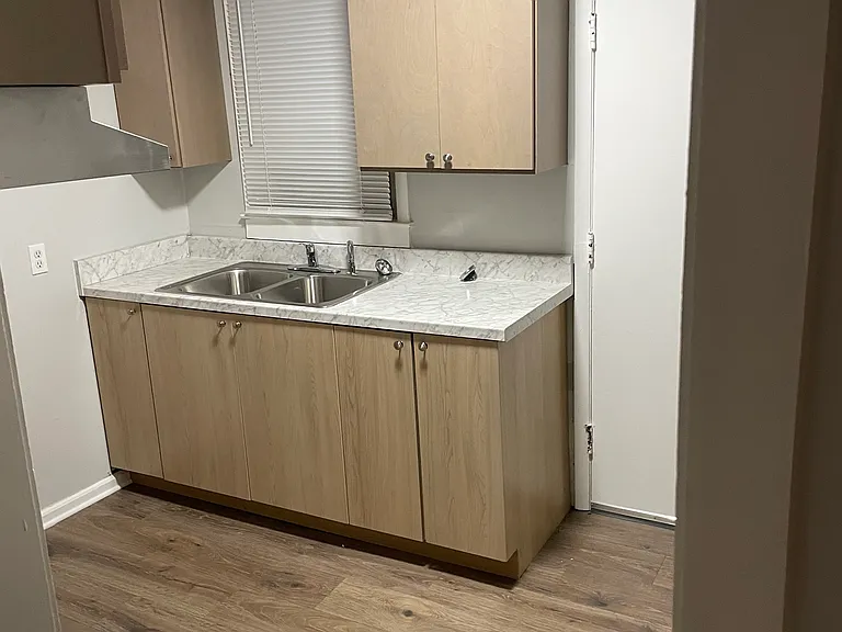 890 Baltic St — Photo 2