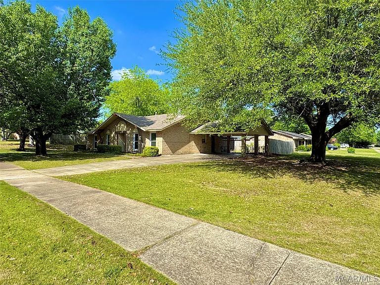 2311 Cottingham Dr — Photo 5