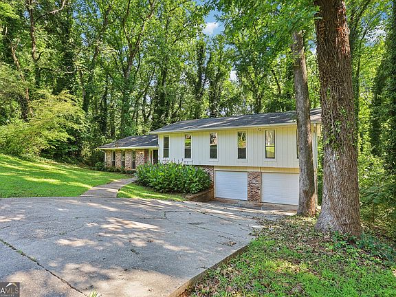5th image of 5802 Simone Dr