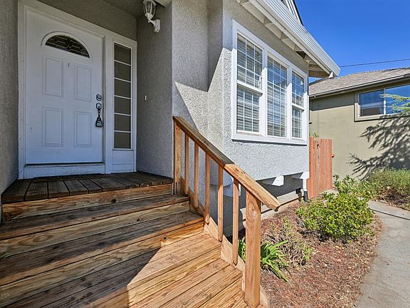 4th image of 347 Landis Cir