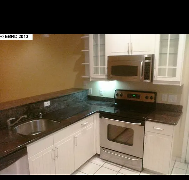 920 54th Ave — Photo 2