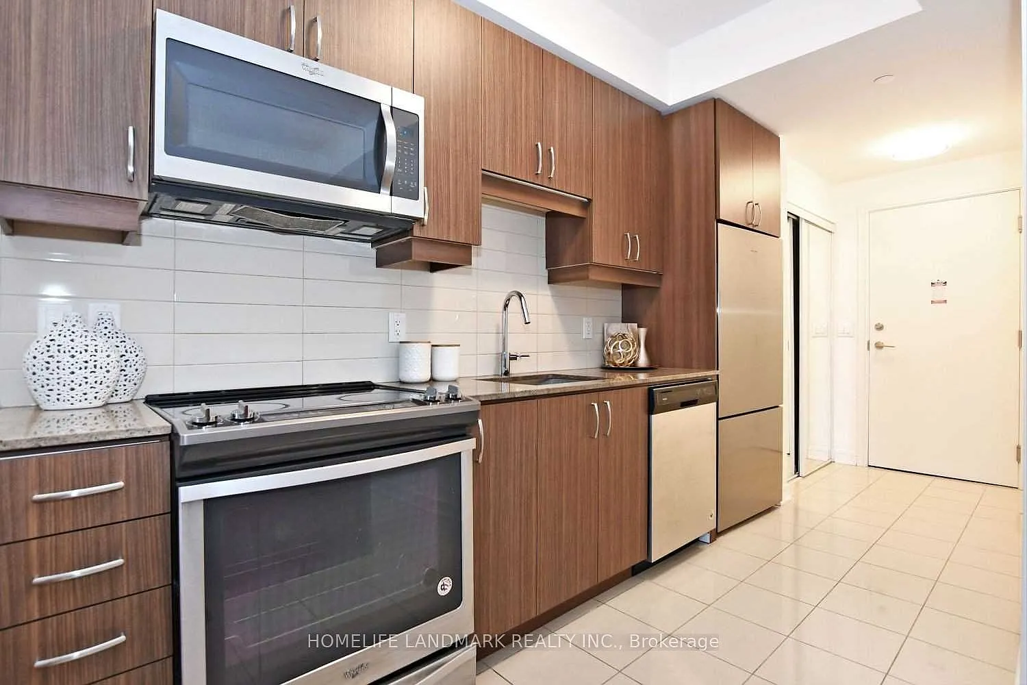 2 bed, $2,690 — Photo 1