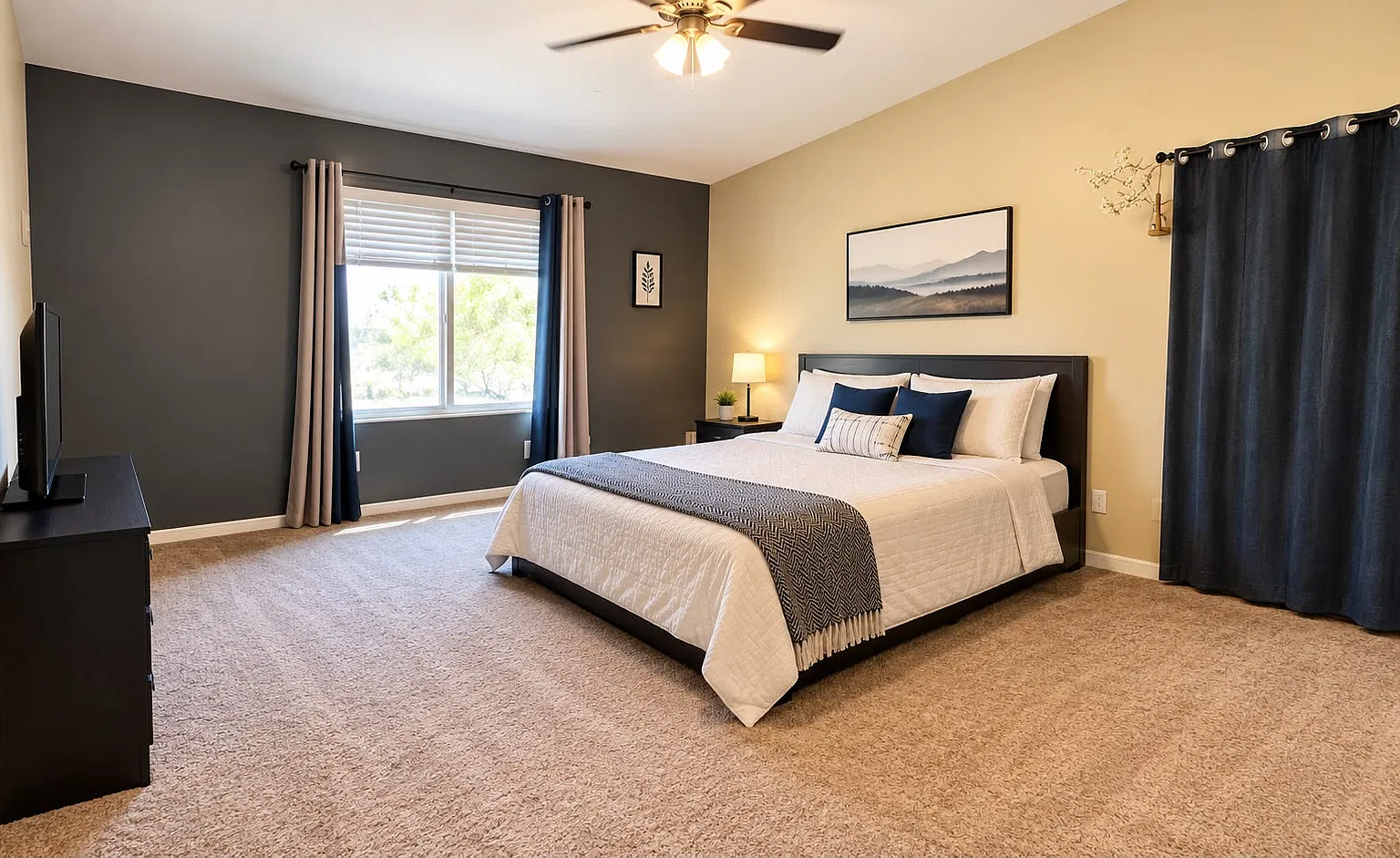 5 bed, 2866 sqft, $5,395 — Photo 4