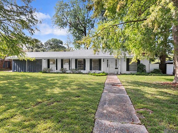 2nd image of 10566 Goodwood Blvd