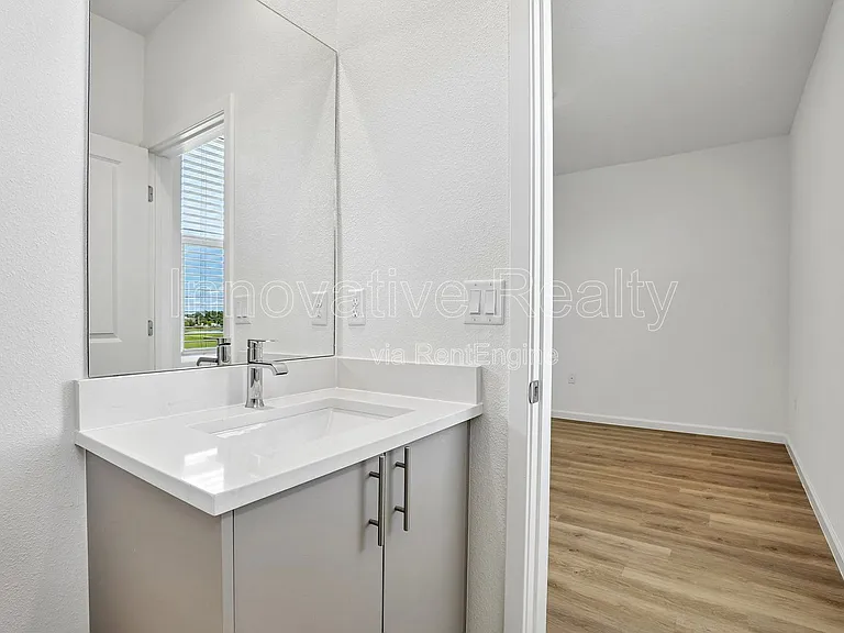 Venture Apartments — Photo 92