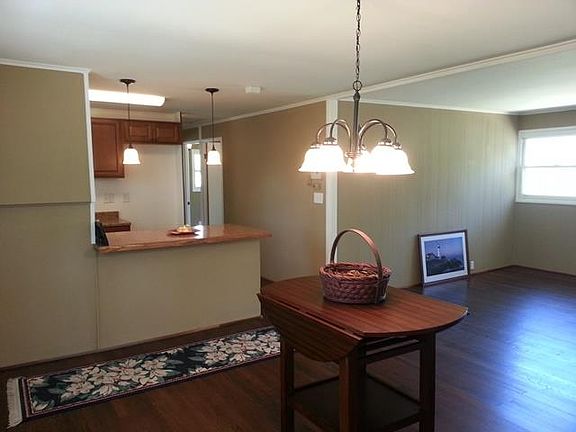 4th image of 1203 NE 62nd St