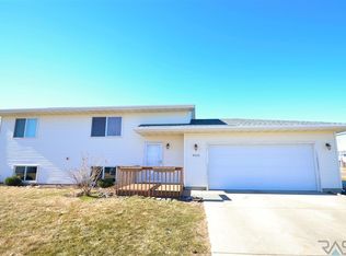 4513 W Briggs Dr, Sioux Falls, SD 57107