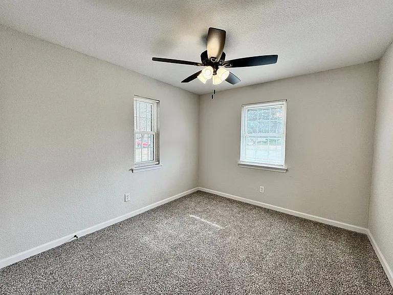 4512 Whitechapel Ct — Photo 32
