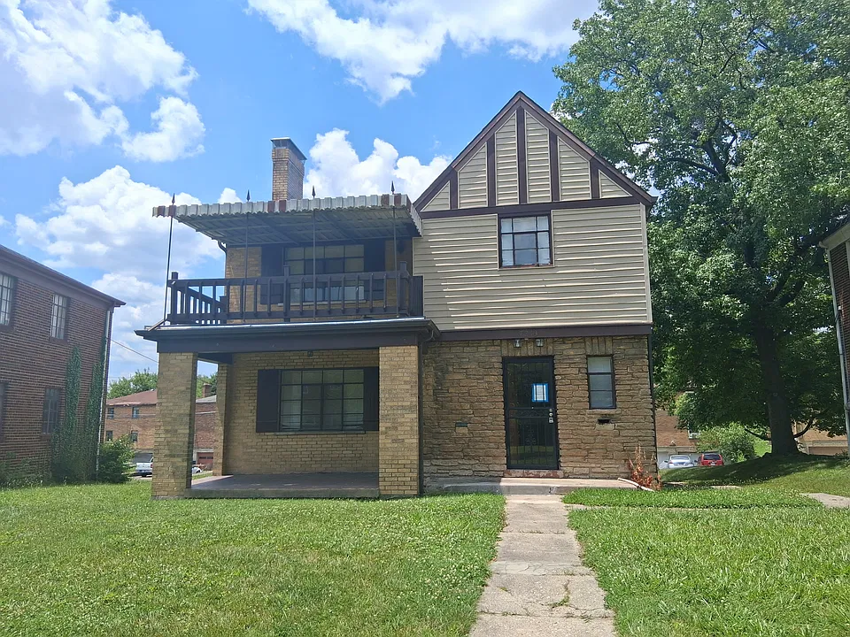 7213 Brookcrest Dr #1