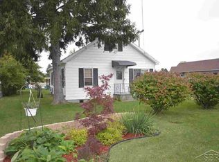 1415 S Nine Mile Rd, Kawkawlin, MI 48631