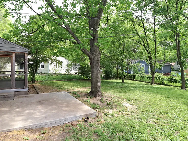 7237 Roe Ave — Photo 27