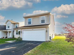889 Fox Chase Dr, Round Lake Beach, IL