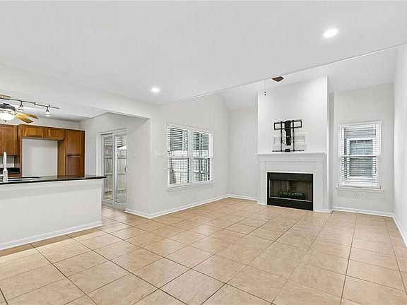 3rd image of 1500 W Esplanade Ave APT 21A