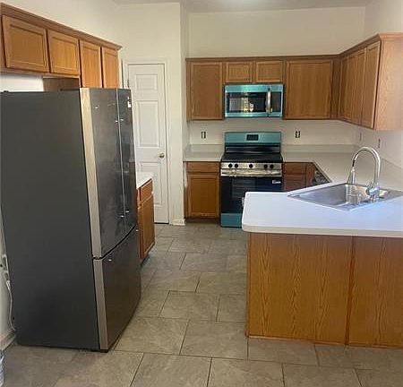 3rd image of 7420 Royale Ln