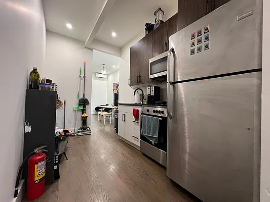 Rented by Pear NYC LLC | media 48