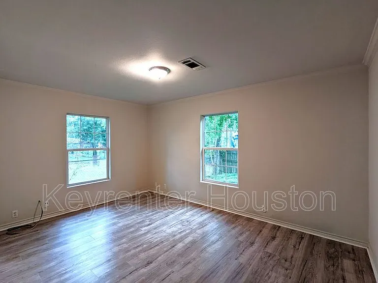 829 Marjorie St #B — Photo 14