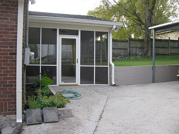 Screen porch