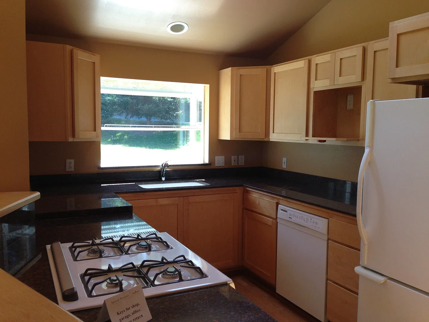 925 Classic Road — Photo 4