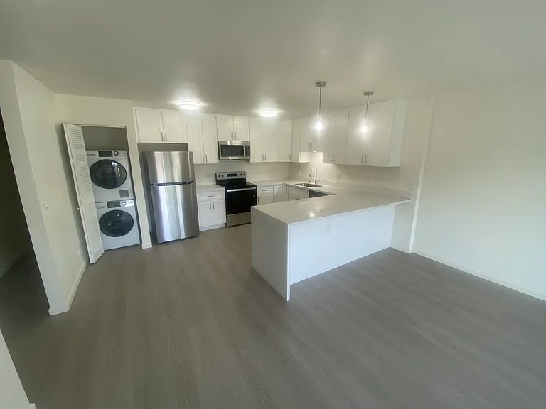 411 Euclid Ave #12 — Photo 5