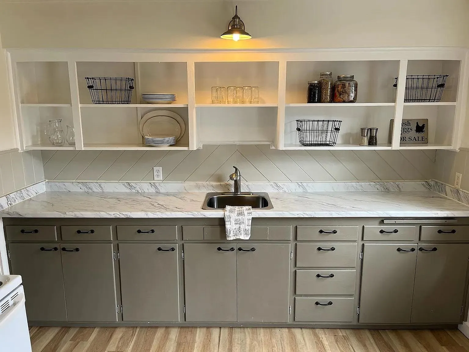 6 bed, 2000 sqft, $2,100 — Photo 4