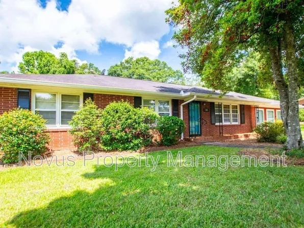 100 W Greenwood Dr, Carrollton, GA 30117