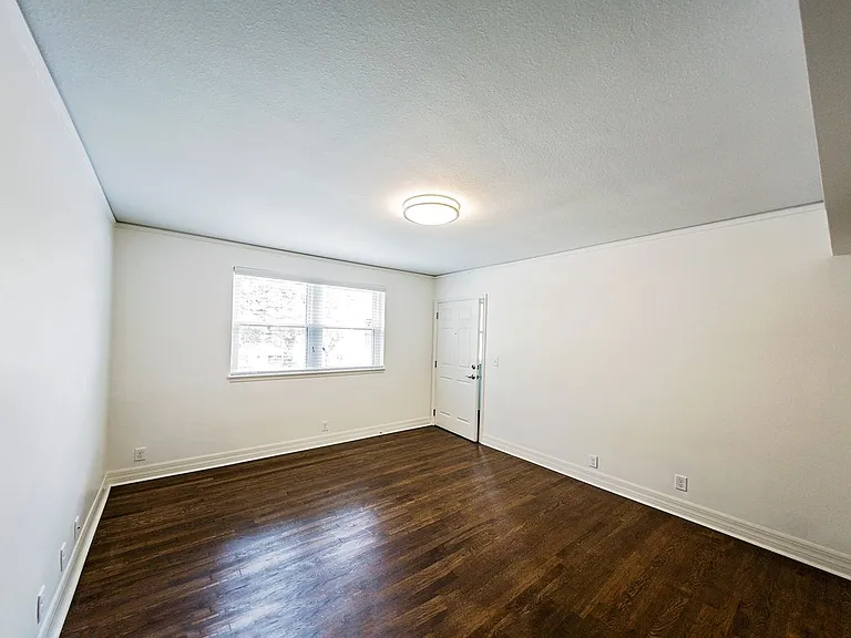 847 Highland Ave — Photo 7